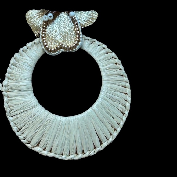 Noir Cream Flower Earrings - Picture 3 of 9